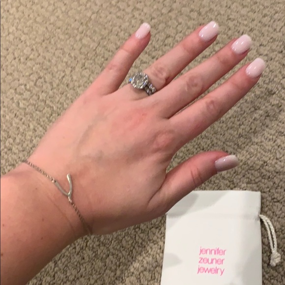 Jennifer Zeuner wishbone bracelet - Picture 2 of 3